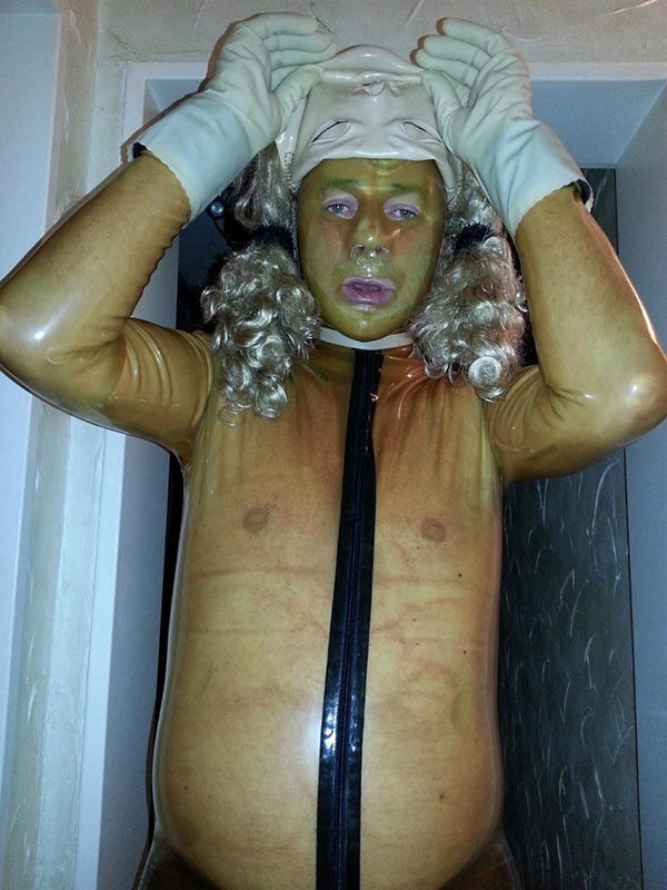 Gummipuppe016